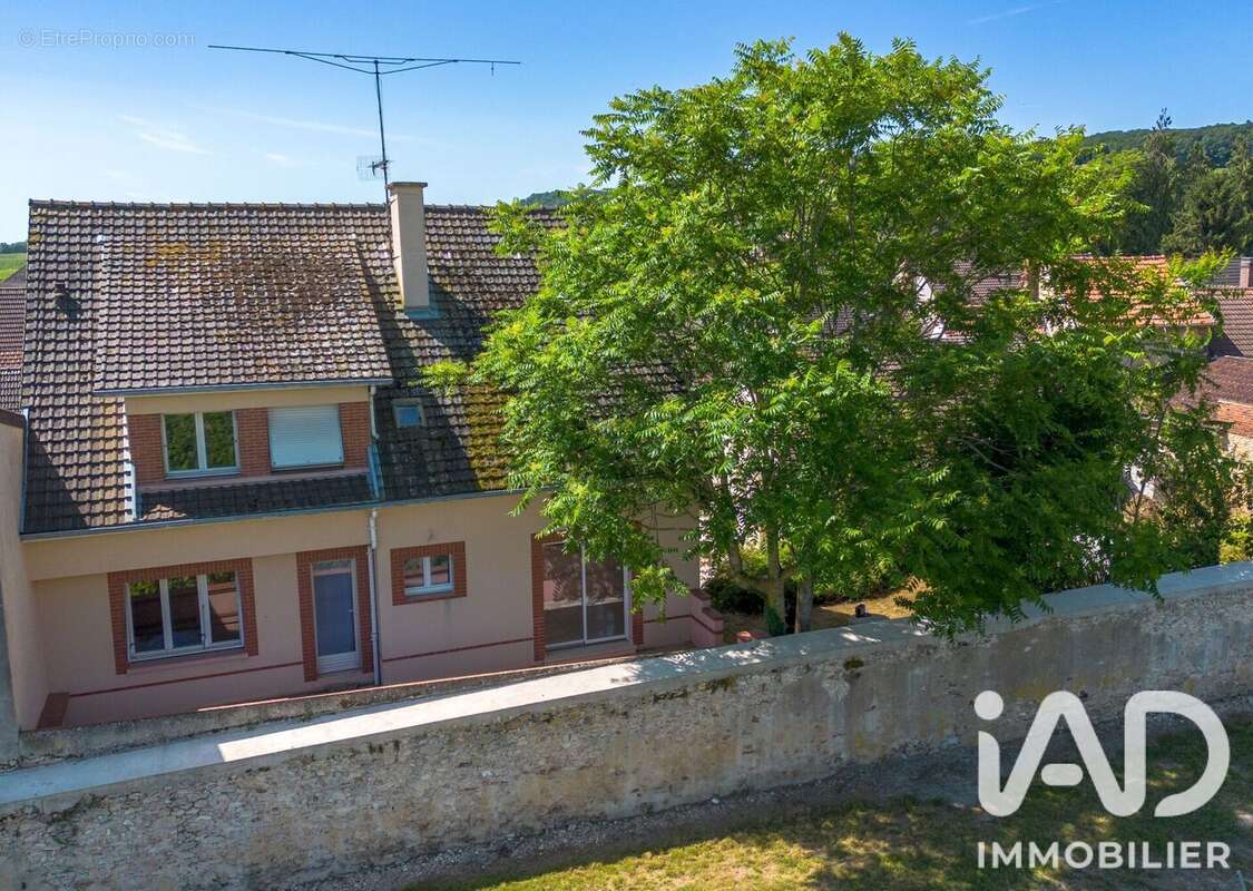 Maison 238 m² à Oger  - photo 4