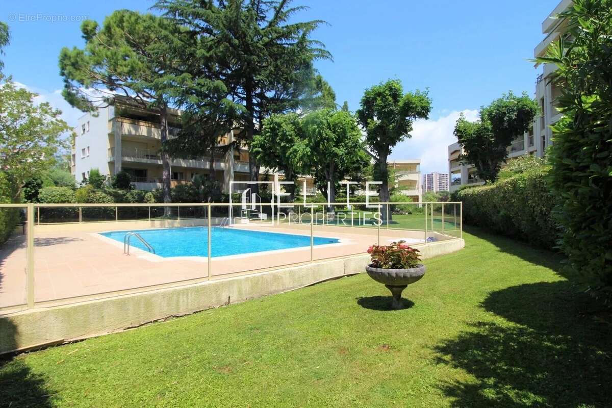 Appartement à LE CANNET