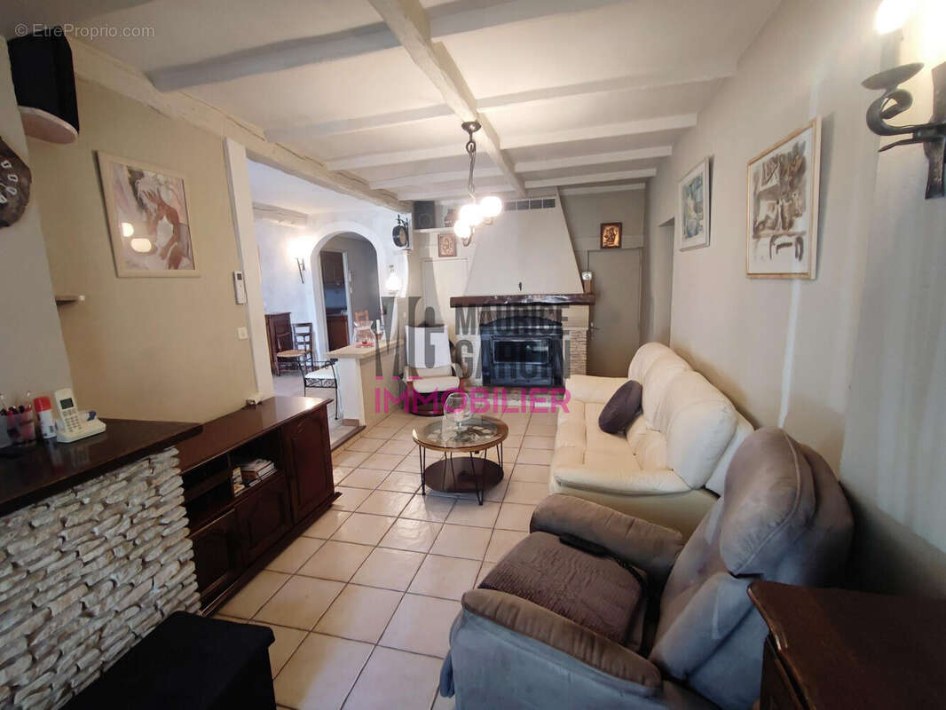 Maison à L'ISLE-SUR-LA-SORGUE