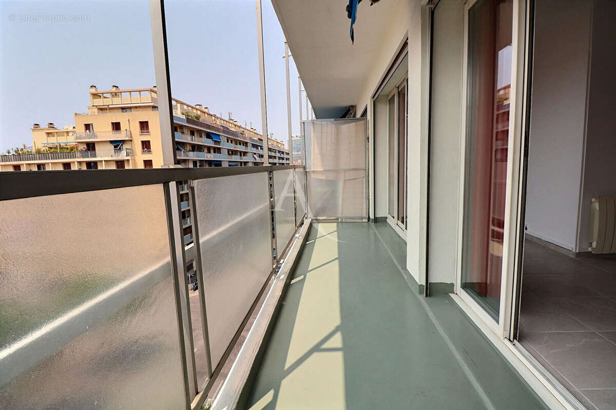 Appartement à MARSEILLE-2E