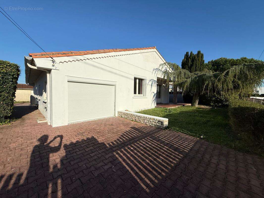 Maison à VAUX-SUR-MER