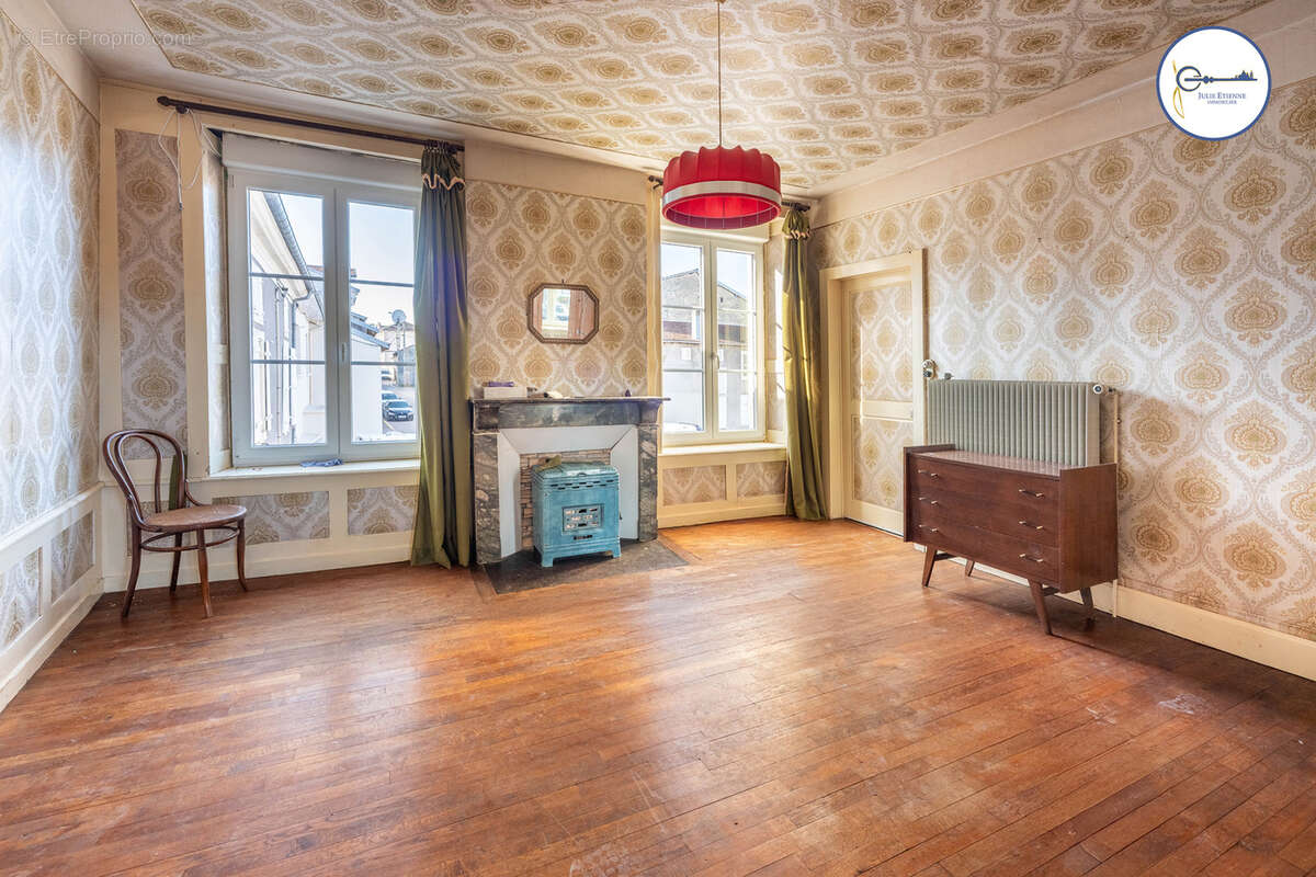 Maison à DOMPAIRE