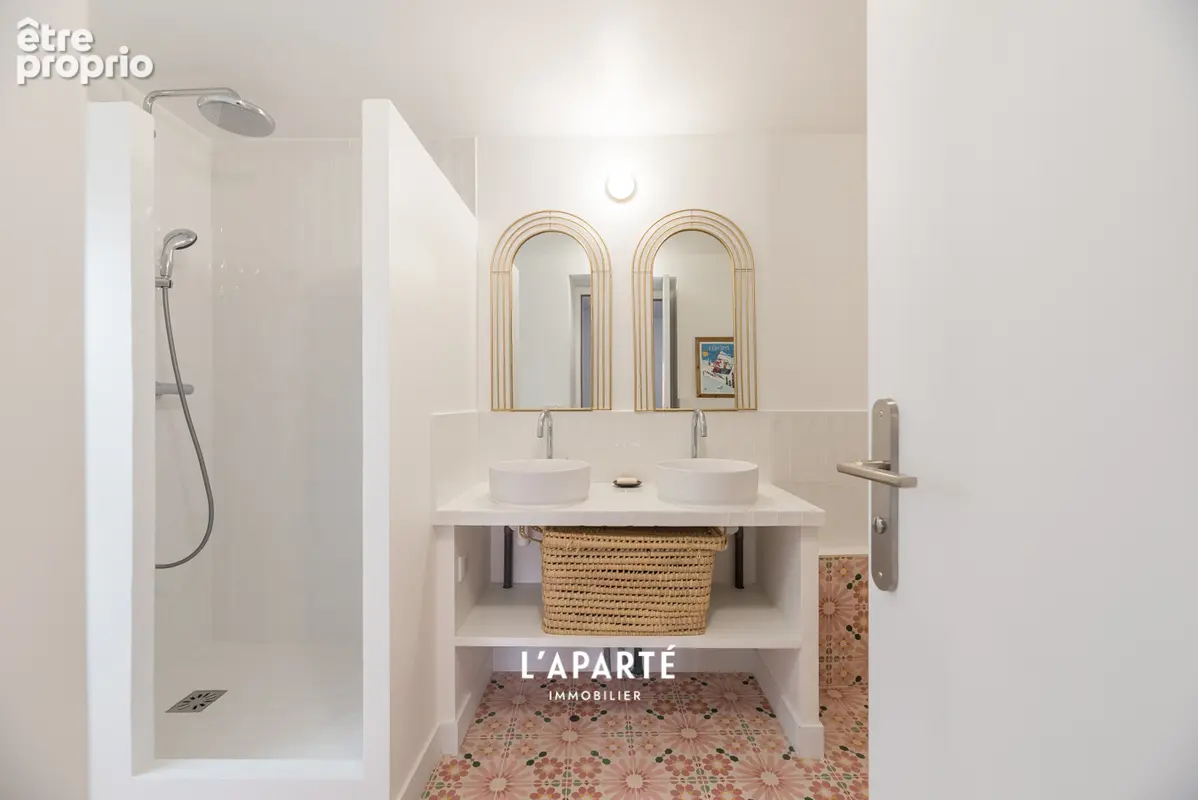 Maison VAUBAN T5 avec Grande Cour et Terrasse Marseille - photo 8