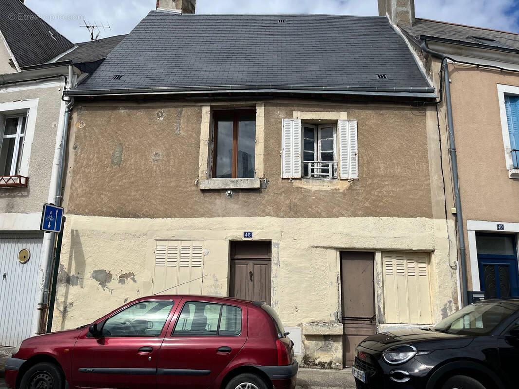Maison à ARGENTON-SUR-CREUSE