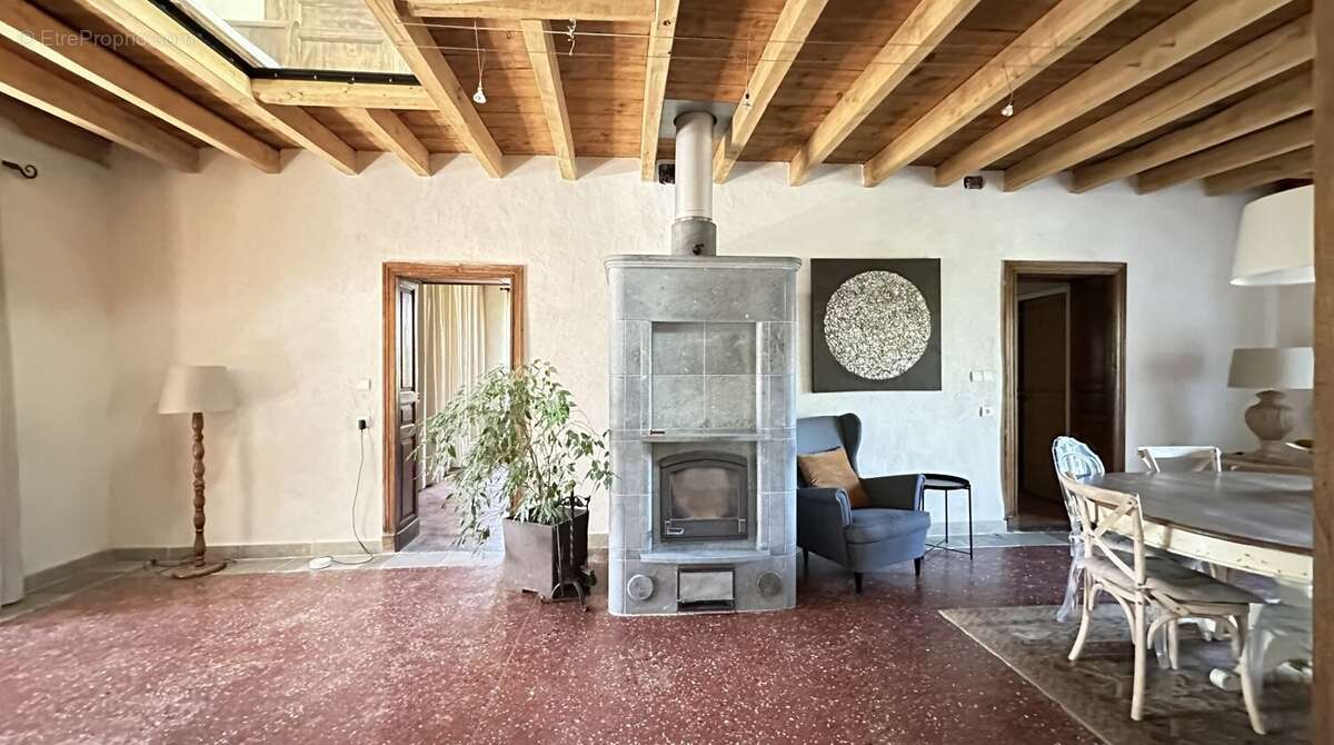 MAISON DE CARACTERE DU 18ème de 9 pièces de 235 M2 - photo 8