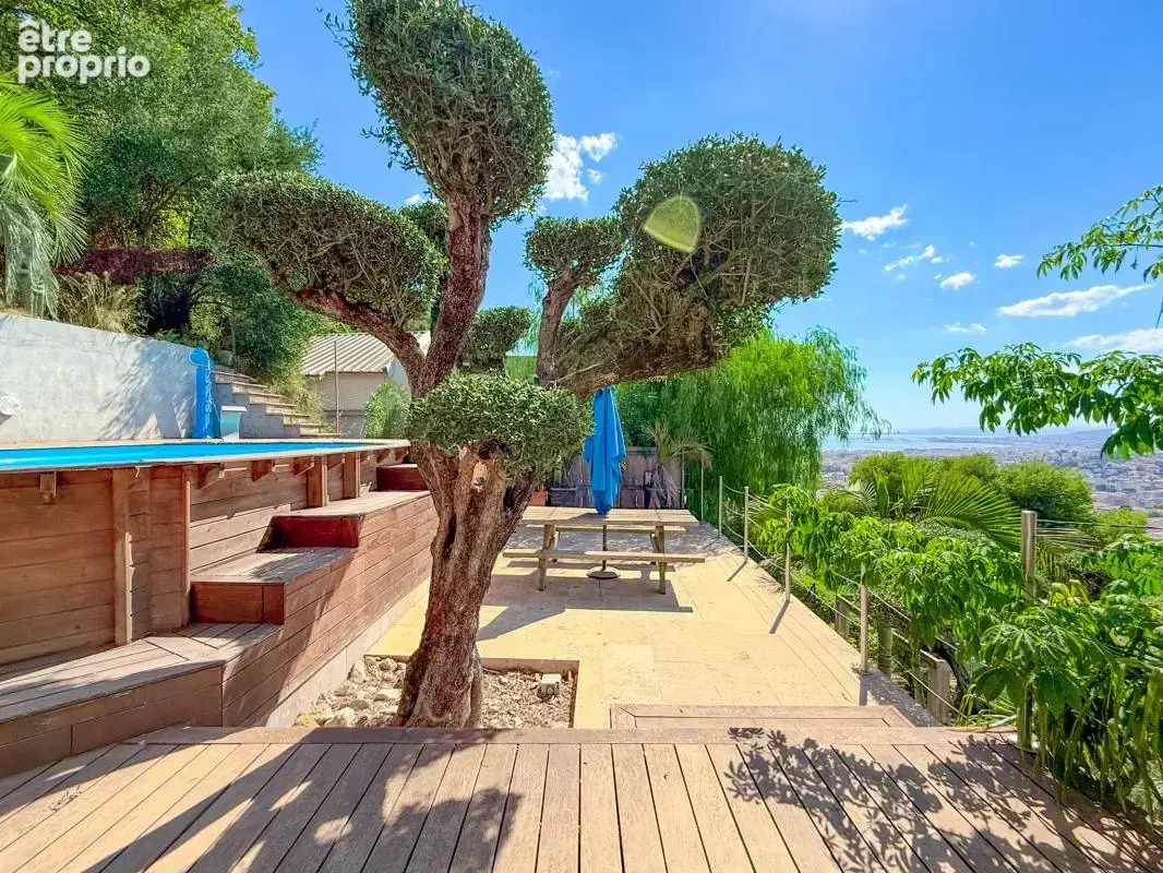 Nice est vinaigrier / villa 5 pièces - 145 m2 / piscine / terrain de 855m2 / garages - photo 4