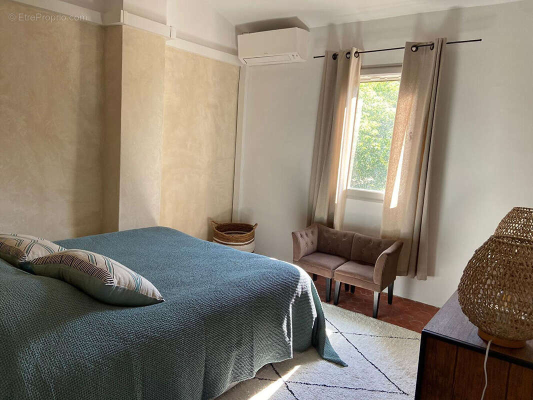 Maison à FONTVIEILLE