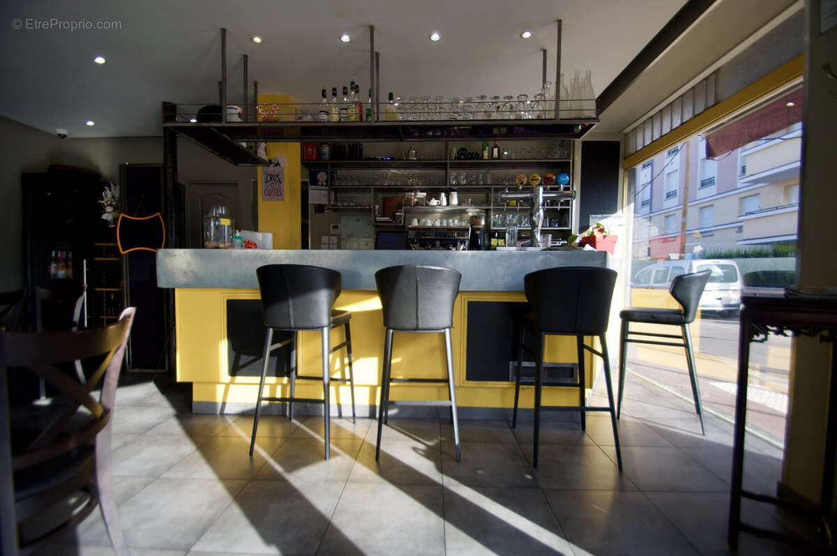 Commerce à LE BLANC-MESNIL