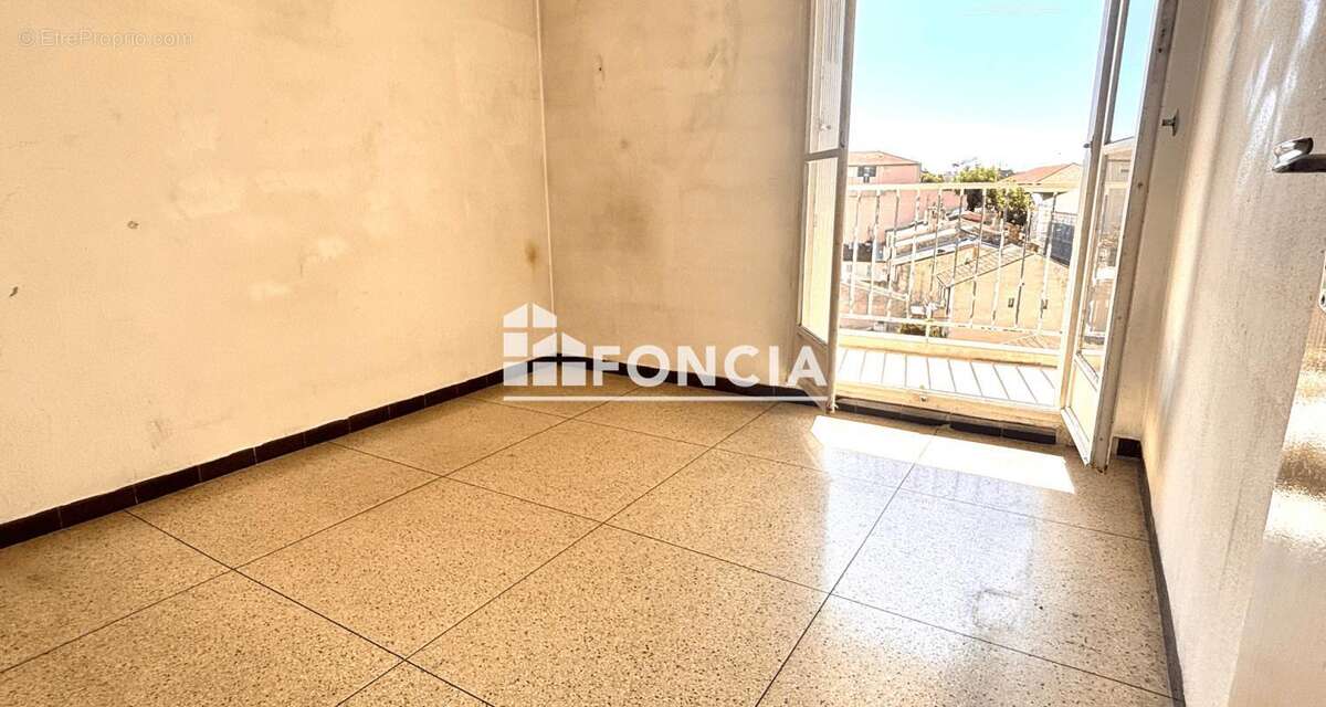 Appartement à MARSEILLE-3E