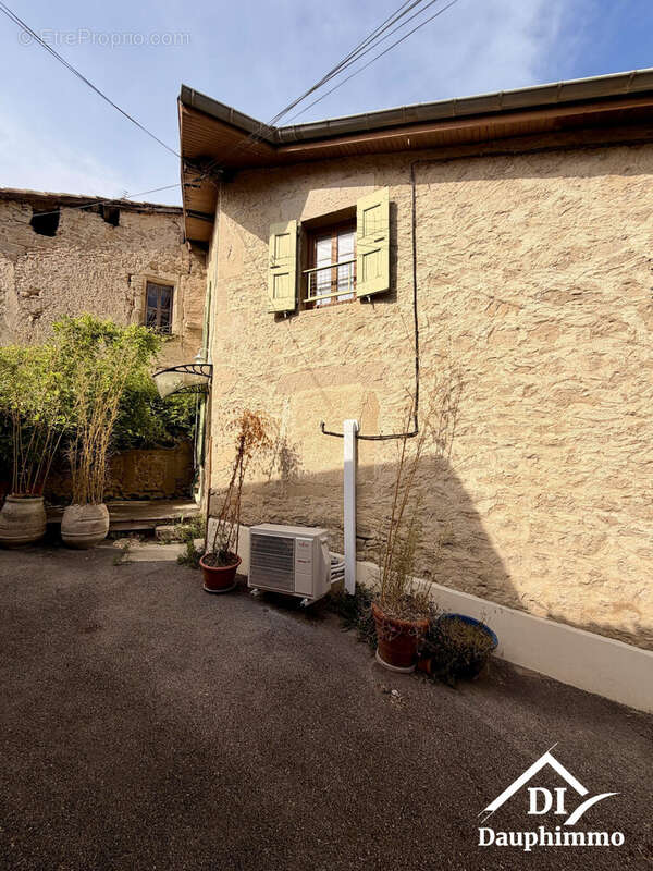 Maison à SAINT-DONAT-SUR-L'HERBASSE