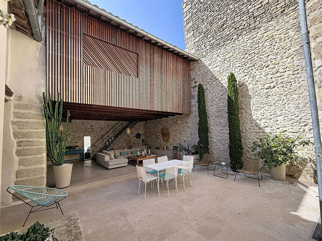 Maison à ARAMON