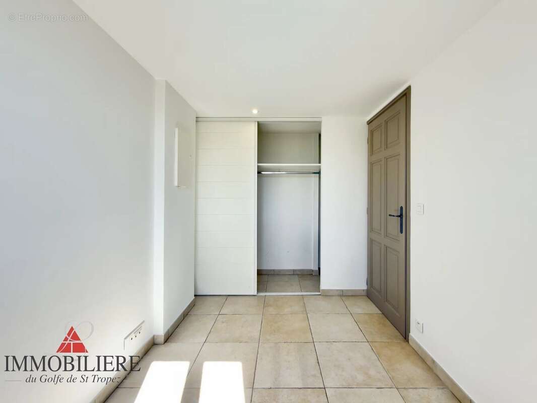 Appartement à COGOLIN