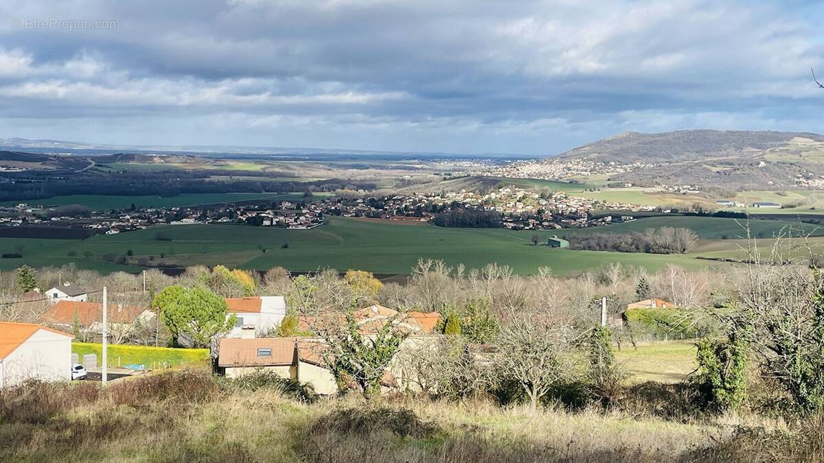 Terrain à SAINT-GEORGES-SUR-ALLIER
