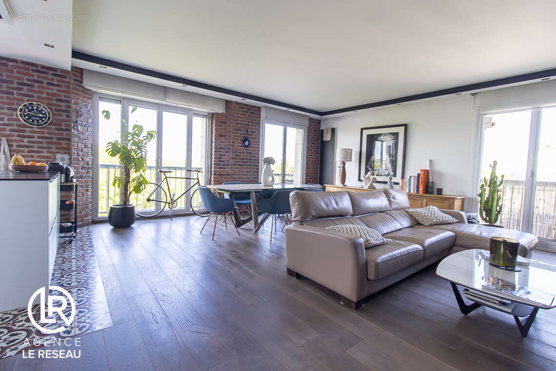 Appartement à CHARENTON-LE-PONT