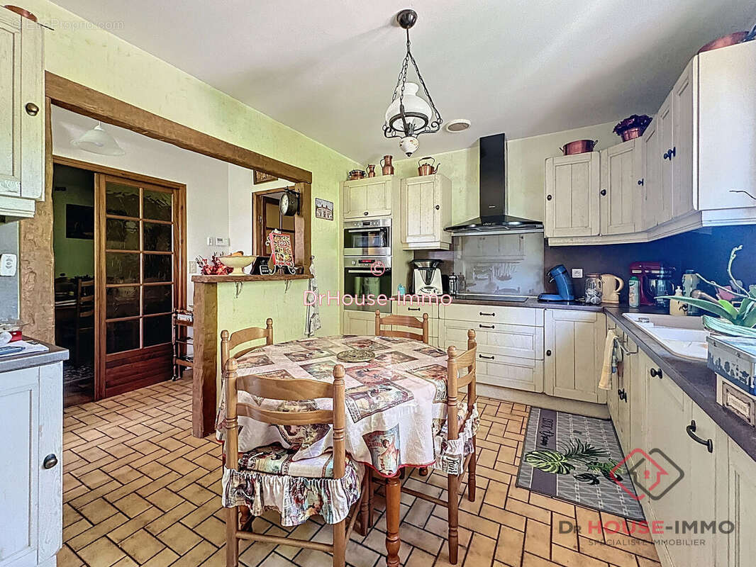 Maison à LEGUILLAC-DE-L&#039;AUCHE