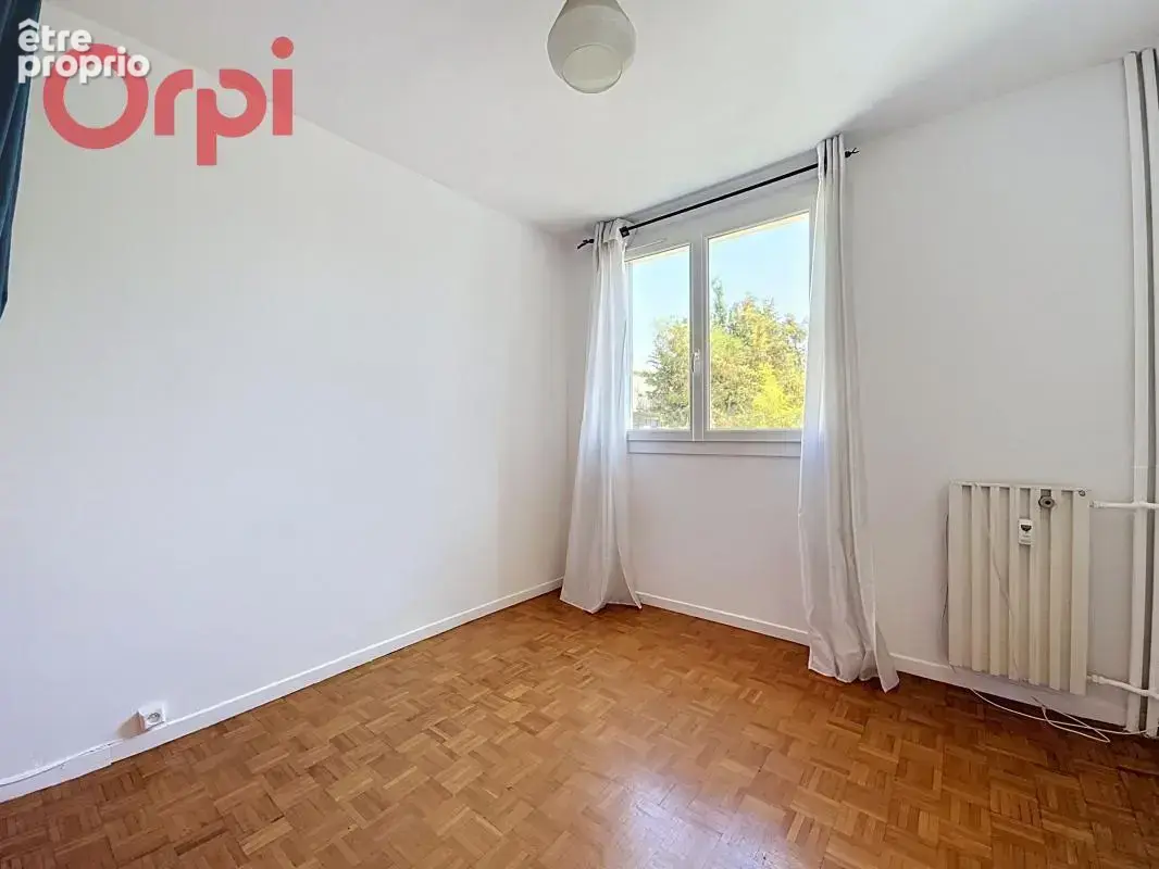 Appartement À Vendre 3 pièces La Seyne/mer - ascenseur - parking - DPE C - photo 6