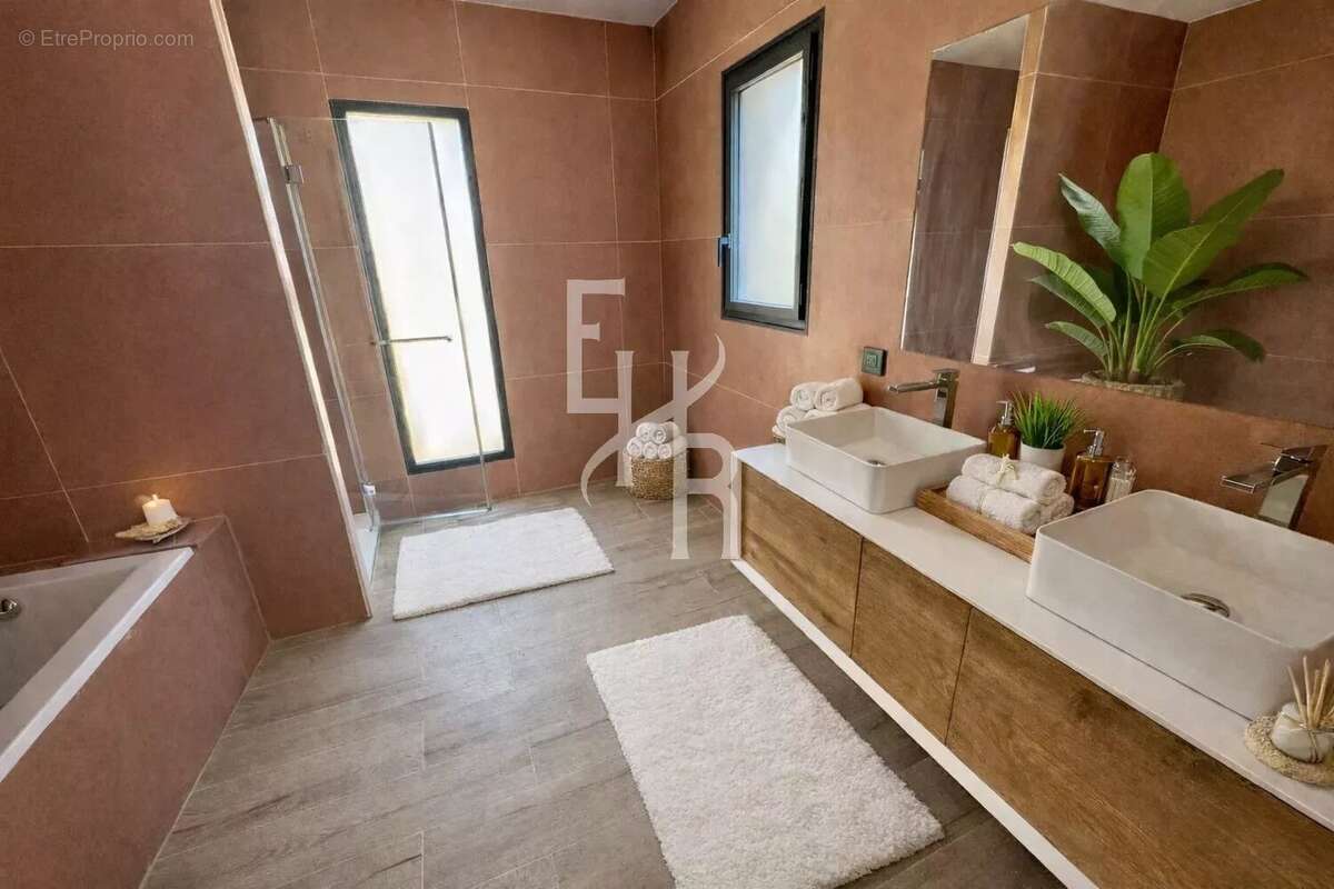 Maison à MOUGINS