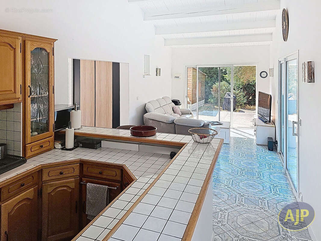 Maison  de plain pied avec piscine Ile de Ré - photo 5