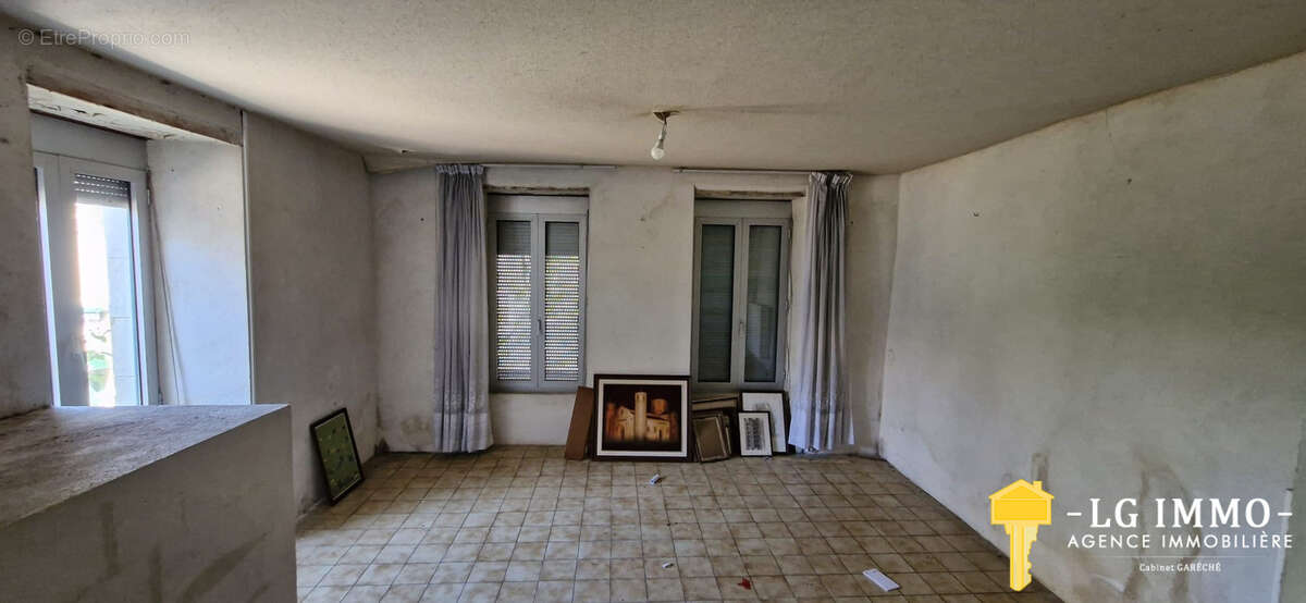 Maison à MORTAGNE-SUR-GIRONDE