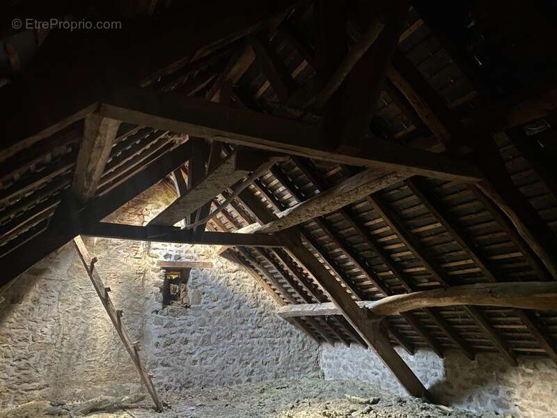 Maison à BUSSIERE-DUNOISE