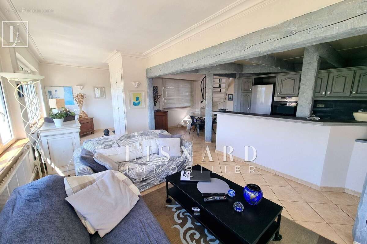 Appartement à VALLAURIS