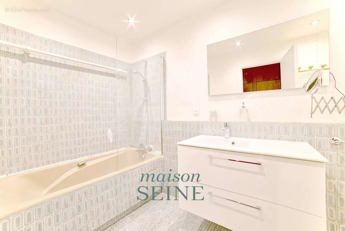 Appartement à NEUILLY-SUR-SEINE