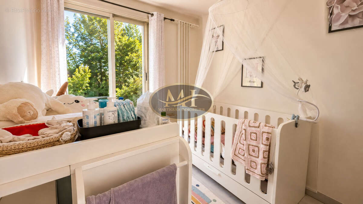 T4 de 84 m2 avec grande terrasse sans vis-à-vis    Secteur calme - photo 5