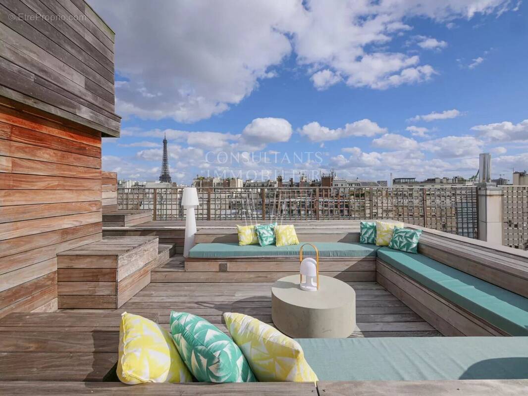 Appartement à PARIS-16E