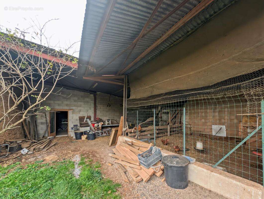 Maison à SAINT-BEAUZELY