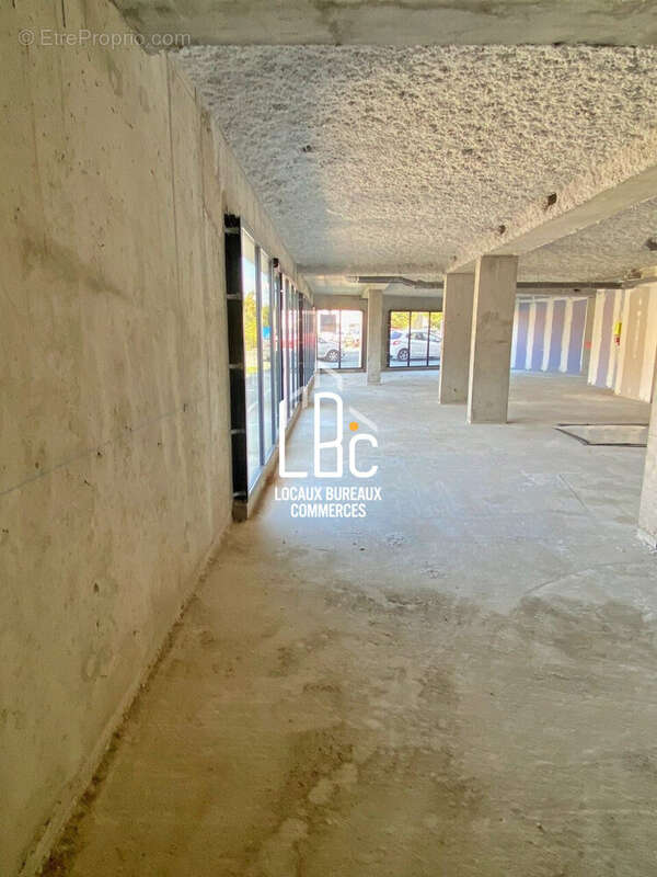 Commerce à LES SABLES-D&#039;OLONNE