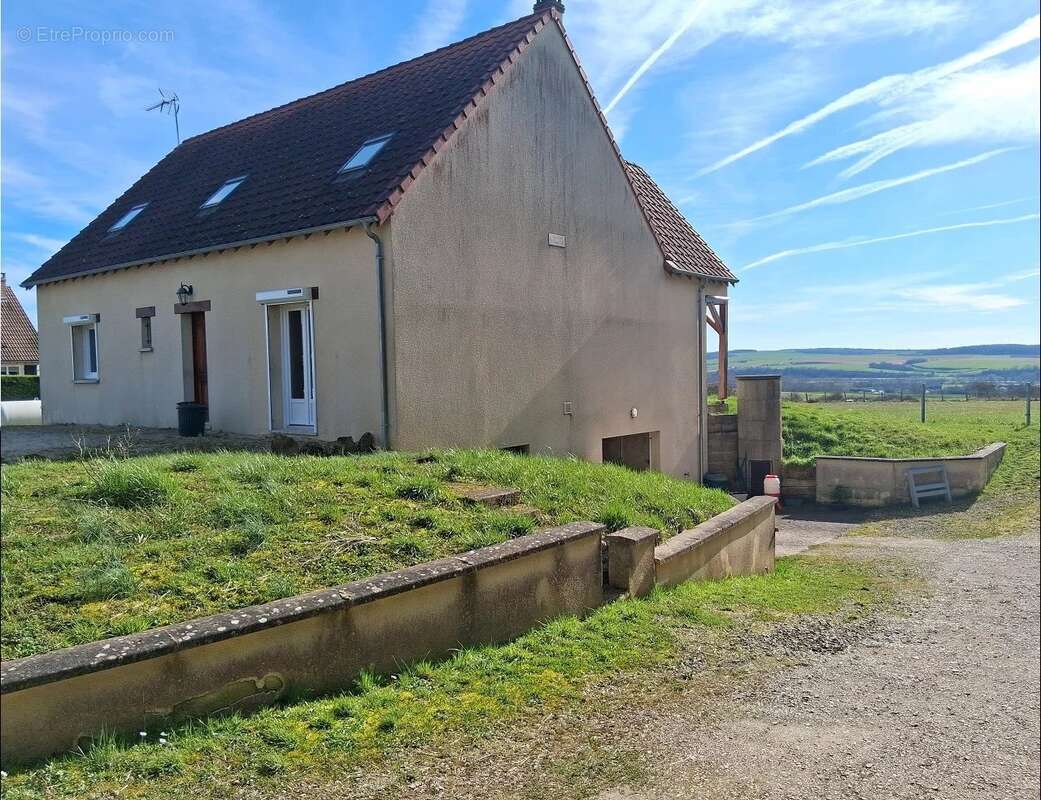 Maison à MAROLLES-SOUS-LIGNIERES