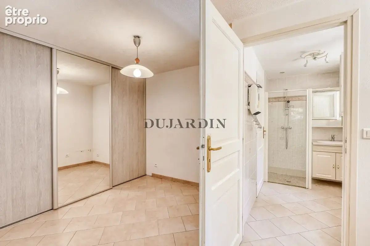 LA CROIX-VALMER   Villa avec piscine et potentiel d'agrandissement, à pied du village - photo 11