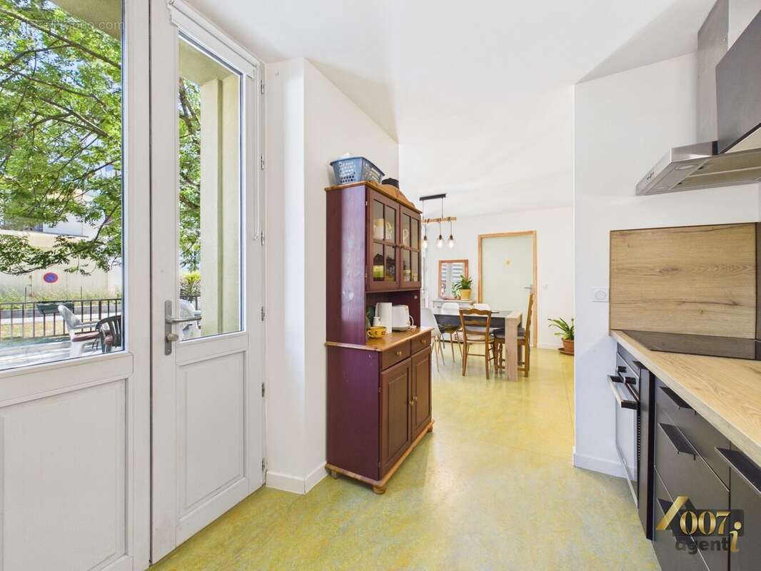 Maison 239 m² à Moutiers  - photo 4