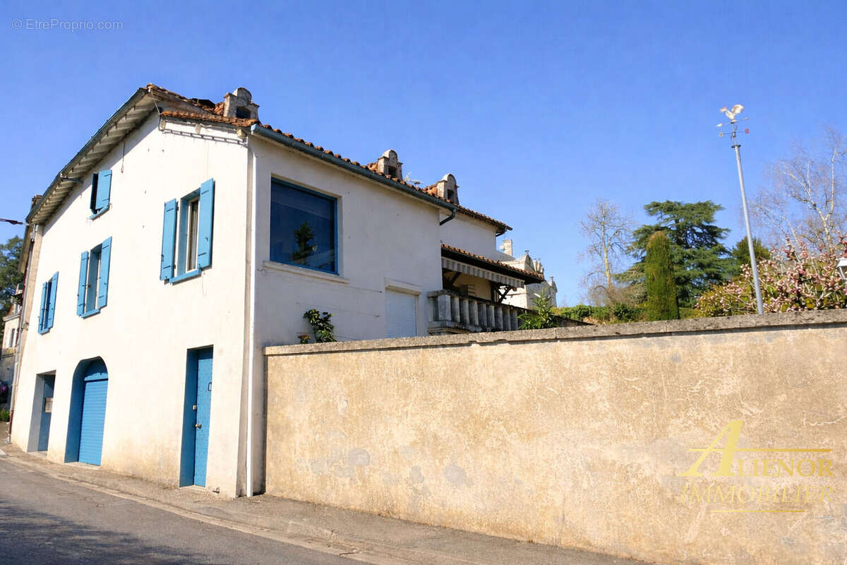 Maison à BOURDEILLES