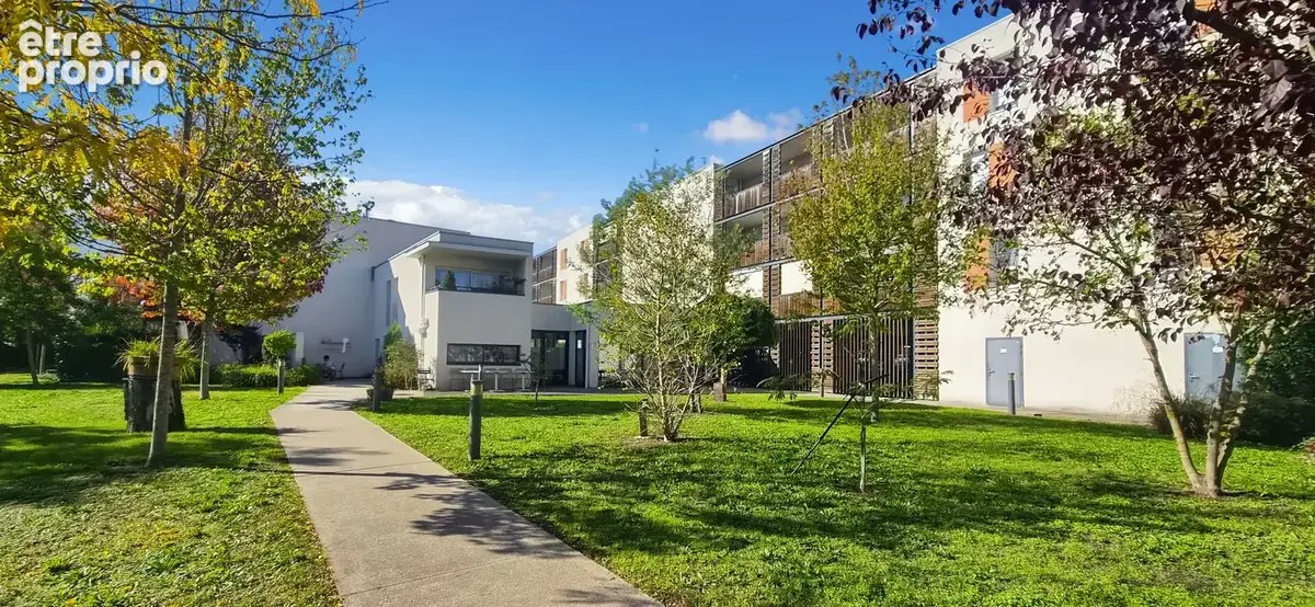 BRUGES 33520 - Appartement T2 avec jardin et place de parking - Résidence Les Senioriales - photo 1