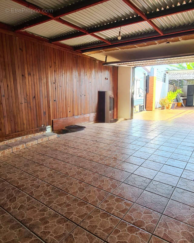 Maison Bourbon Bois à vendre à Sainte-Marie - L’Espérance Les Hauts - 525 m2 de terrain   Fort potentiel - photo 4