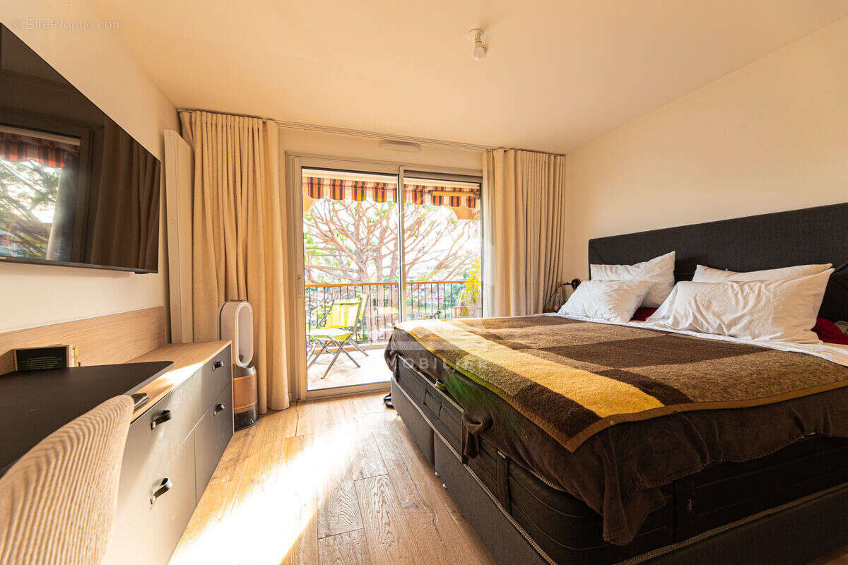 Appartement à MANDELIEU-LA-NAPOULE