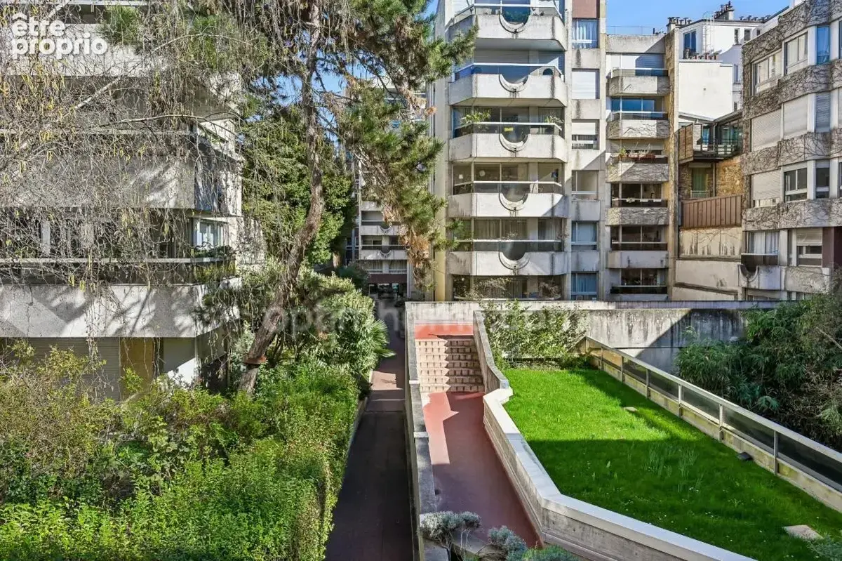 Appartement à PARIS-14E