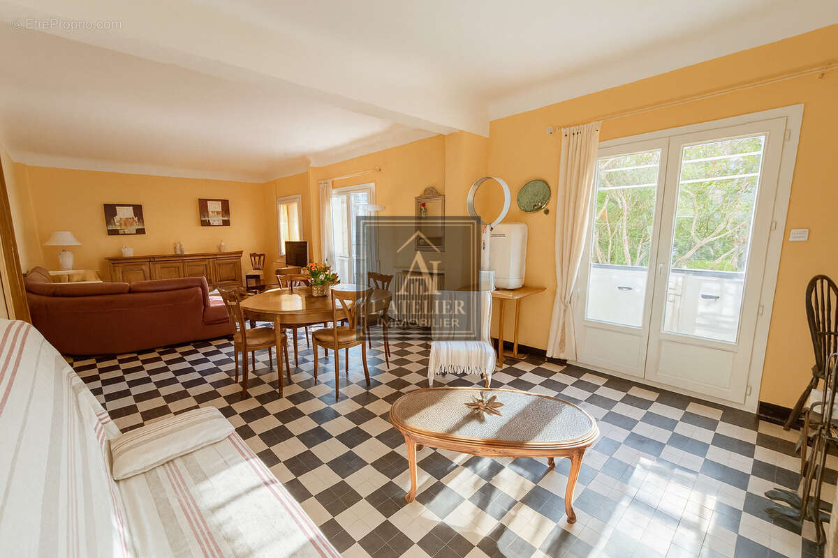 Maison à LA LONDE-LES-MAURES