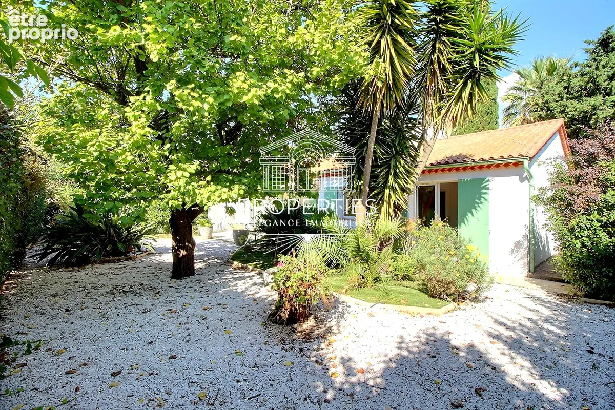 Bormes - le pin - maison de plain-pied - 100m² - 3 chambres - piscine - garage - photo 10