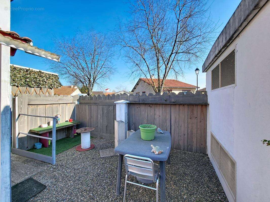 Appartement à POMAREZ