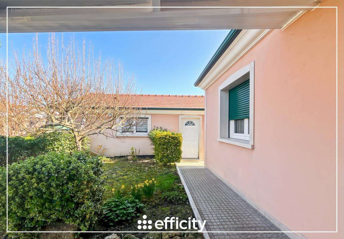 Maison à ROISSY-EN-BRIE