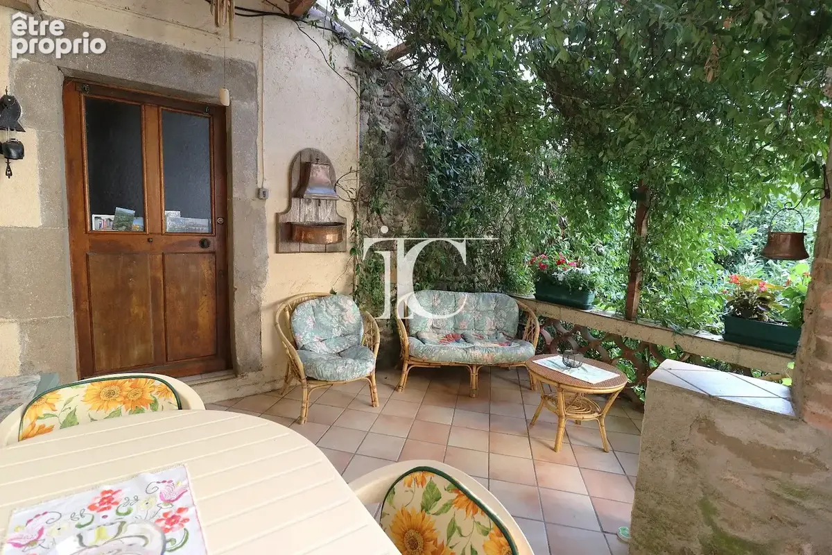 Bel envirronnement pour ce mas 2 appartements 4248 m² de terrain avec accès rivière - photo 4