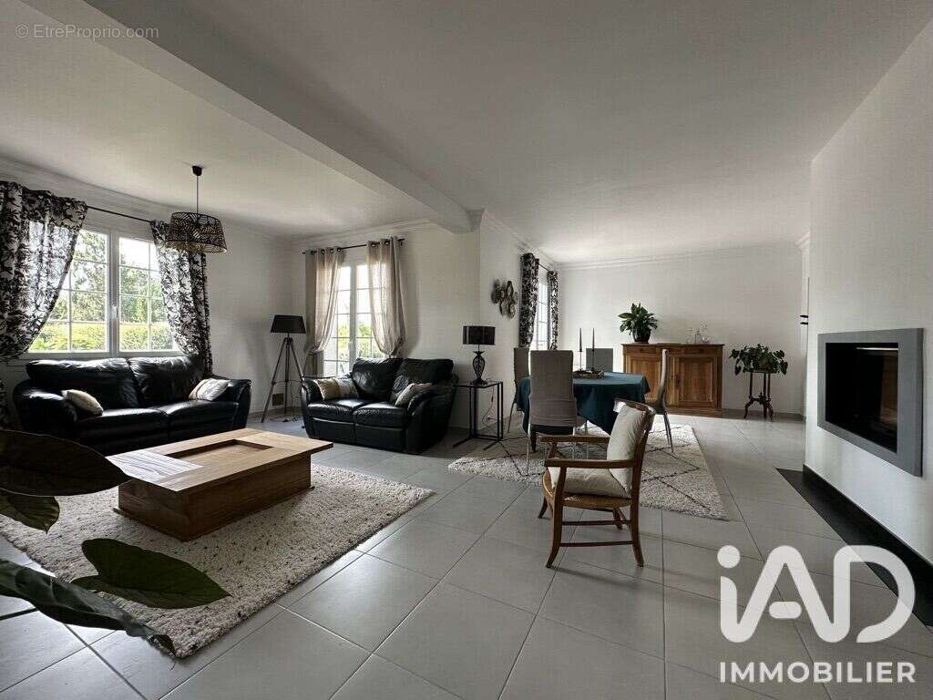 Maison 177 m² à Tour-En-Sologne  - photo 5
