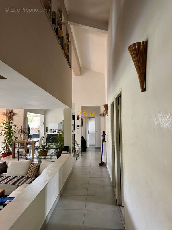 Au calme sans vis à vis, villa de plain pied 168m2 sur une parcelle de 1299 m2 - photo 6
