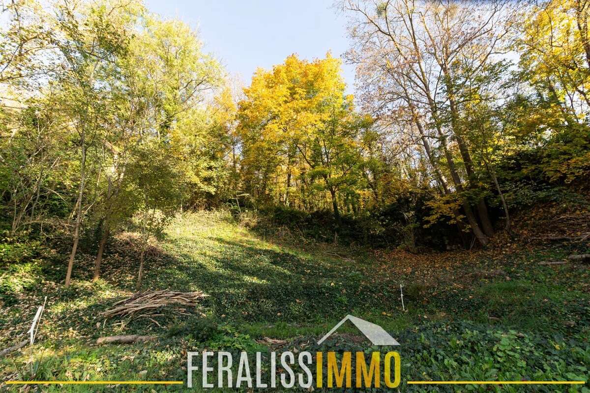 Terrain à VAUX-SUR-SEINE