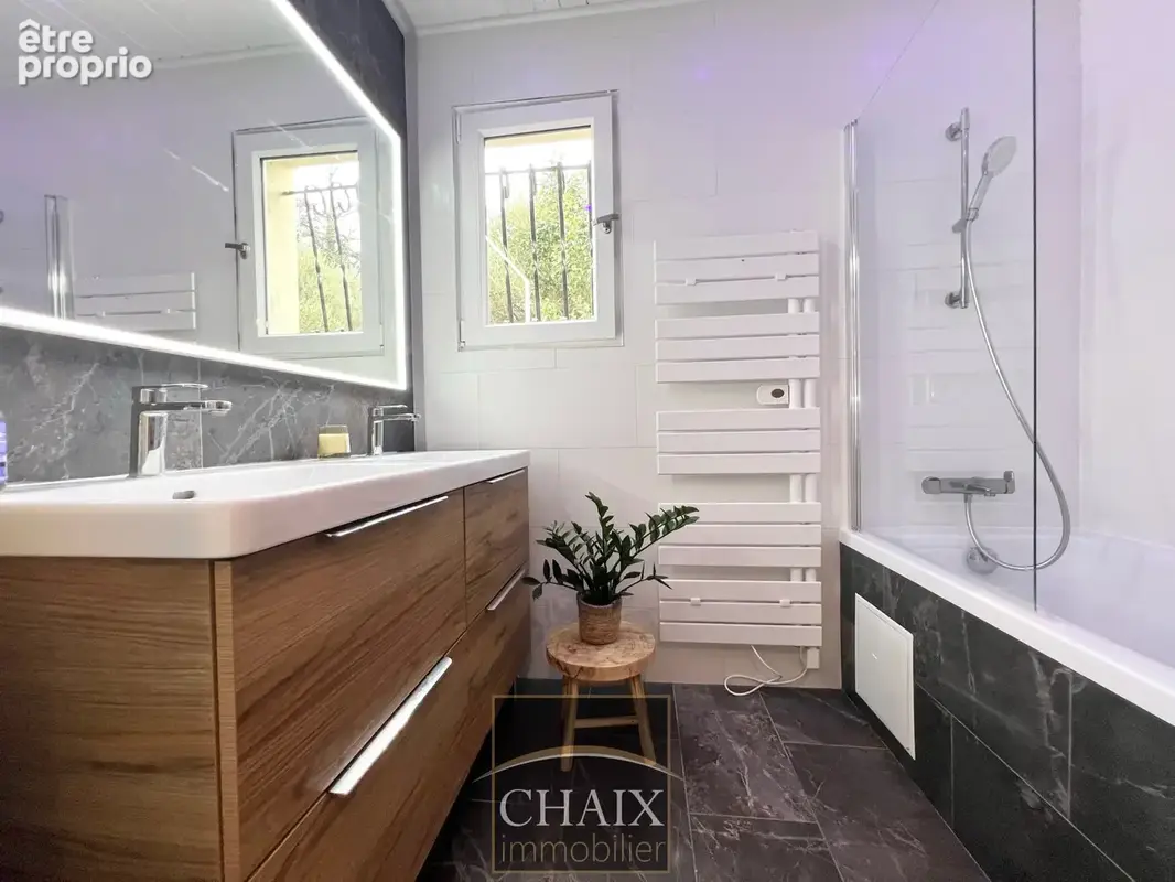 13400 AUBAGNE - Villa familiale type 6 de 111m2 avec piscine jardin - photo 13