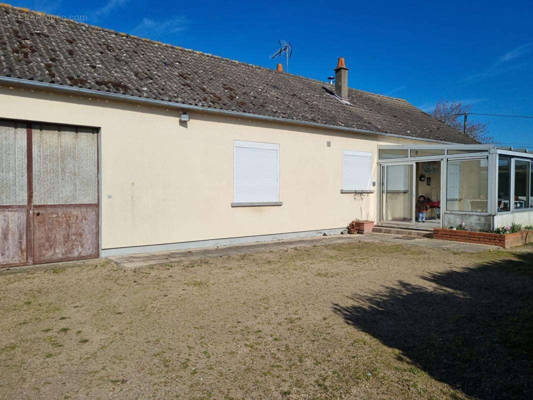 Maison salon sejour cheminee insert, 3 chambres et veranda - photo 14
