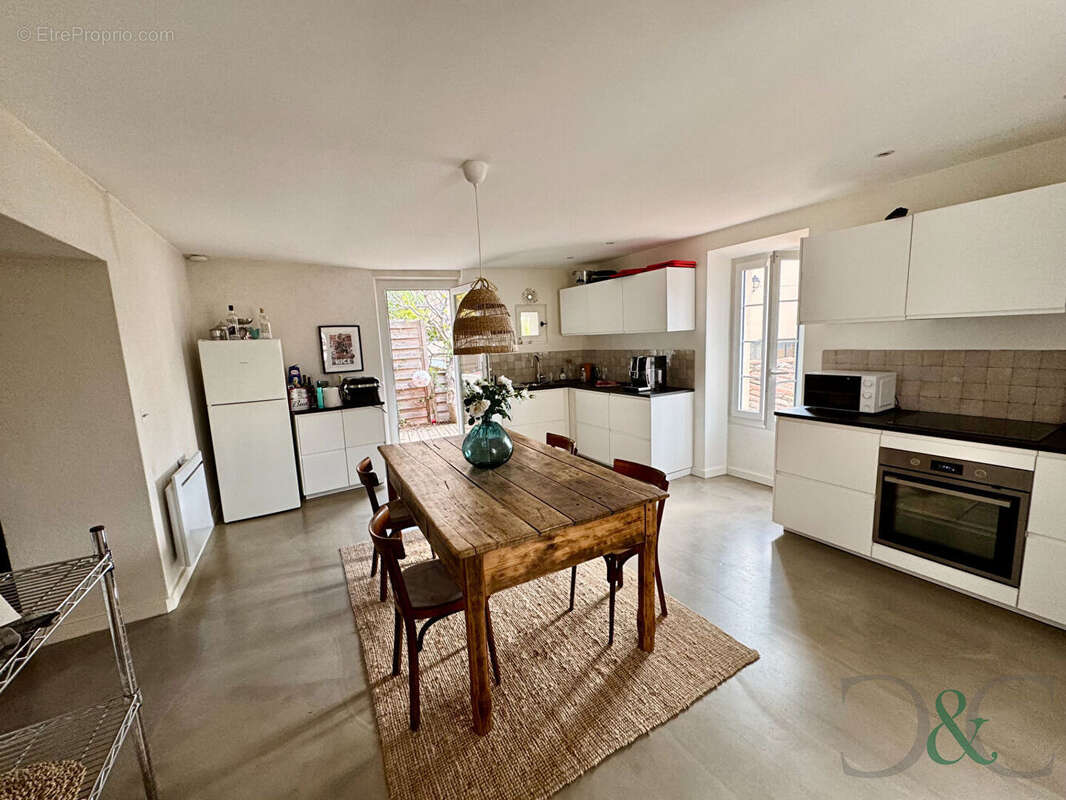 Maison à BORMES-LES-MIMOSAS