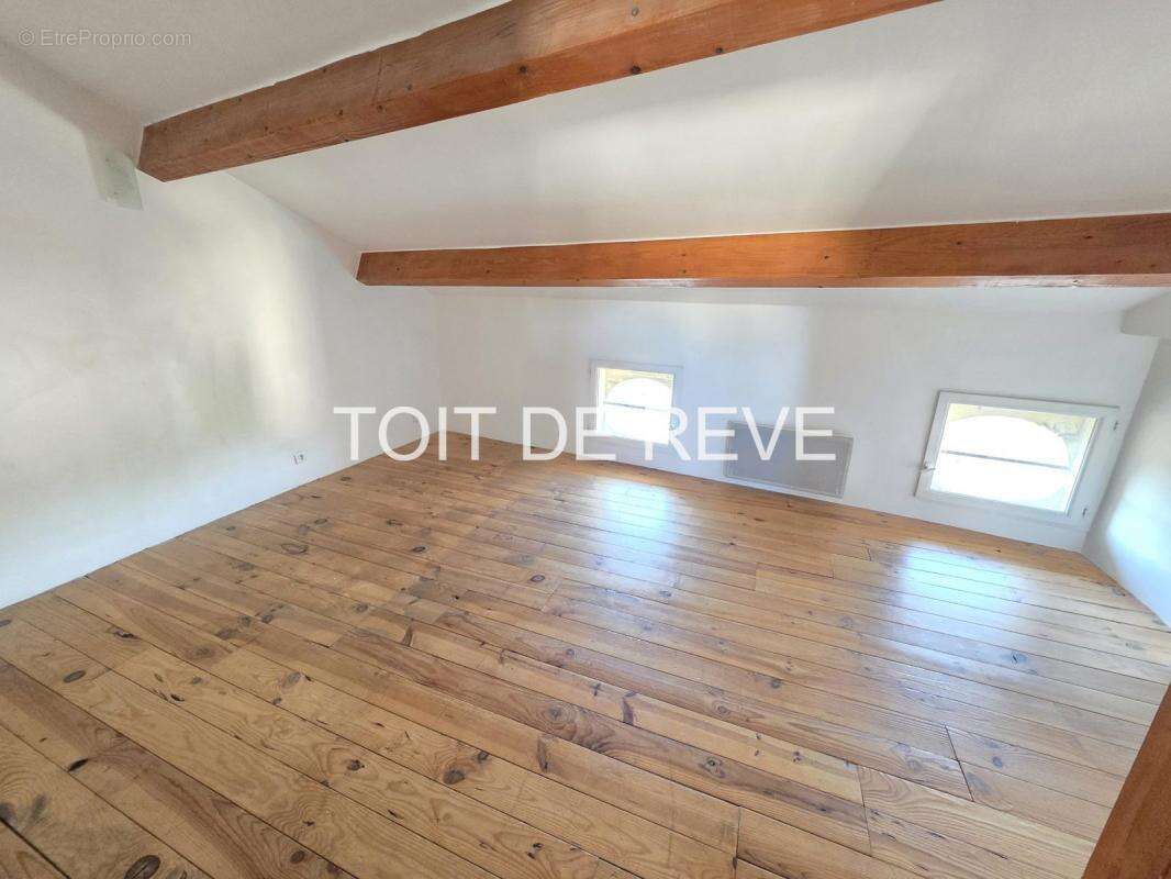 Immeuble proche Uzès : 334m2 divisés en 4 appartements + cours intérieure de 170m2 - photo 12